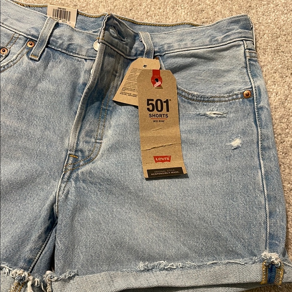Levi's Women's Light Blue Denim Shorts - Picture 4 of 8